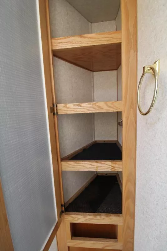 used Horse Trailers SilverLite Trailers  for sale, in Woodland, WA Thumbnail 17