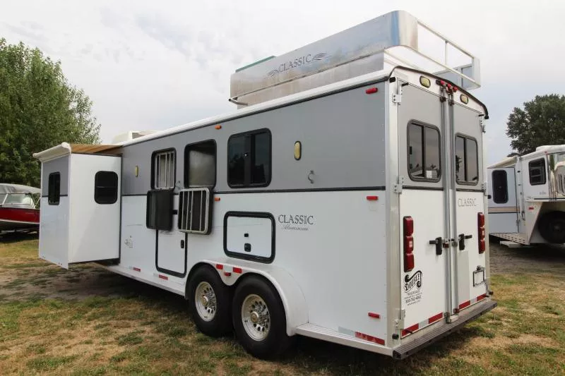 used Horse Trailers Classic Manufacturing  for sale, in Woodland, WA Thumbnail 2