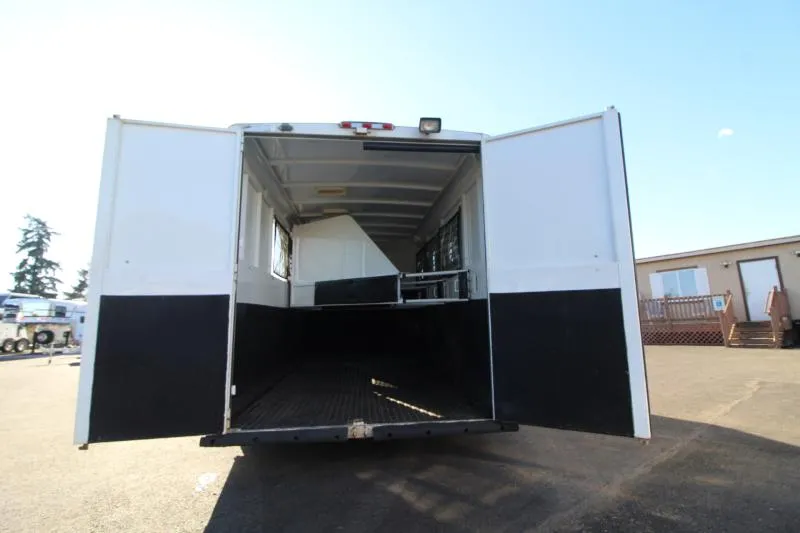 used Horse Trailers Logan Coach  for sale, in Woodland, WA Thumbnail 7