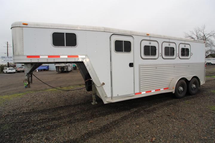 2000 Featherlite 3H Gooseneck Horse Trailer 2000 Featherlite 3H Gooseneck Horse Trailer