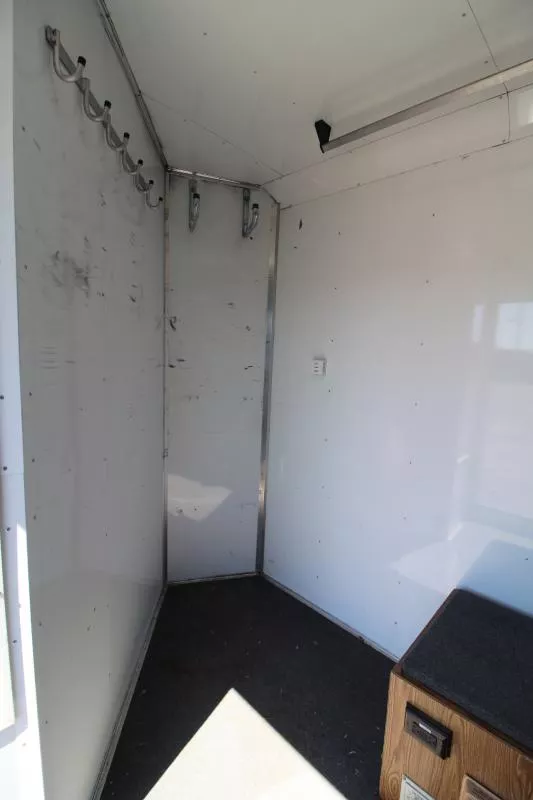 used Horse Trailers Sundowner Trailers  for sale, in Woodland, WA Thumbnail 11