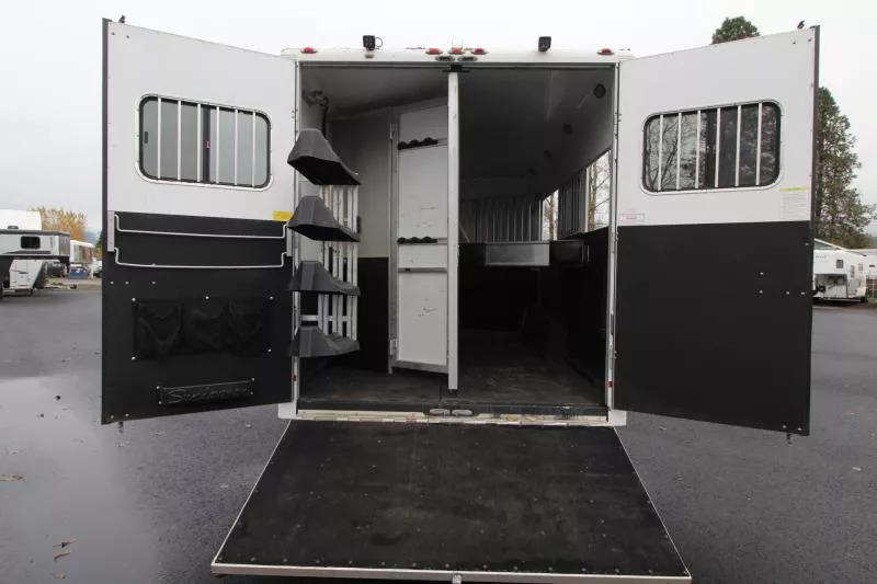 used Horse Trailers Sundowner Trailers  for sale, in Woodland, WA Thumbnail 36