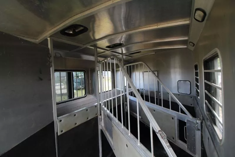 used Horse Trailers Classic Manufacturing  for sale, in Woodland, WA Thumbnail 22