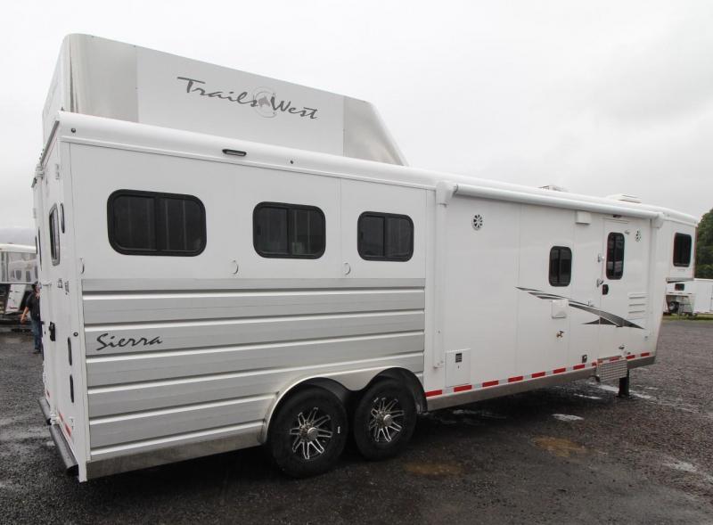 2021 Trails West Sierra 11X15 LQ 3 Horse Trailer Hay Rack Mangers