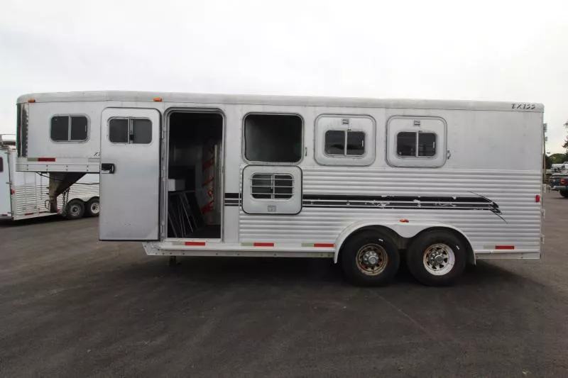 2000 Exiss Trailers XT-300 - Large Dressing Room - Rear tack - 3 Horse Trailer