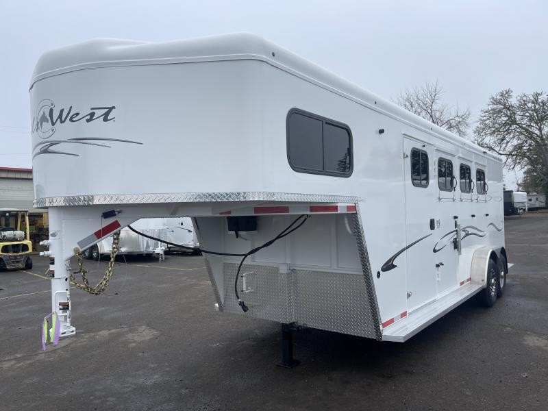 2023 Trails West Classic 3H GN - 7'6'' Tall - 7' Wide - Supertack - 2 Watertanks! - 2 Swing Out Saddle Racks! - Escape Door 2023 Trails West Classic 3H GN - 7'6'' Tall - 7' Wide - Supertack - 2 Watertanks! - 2 Swing Out Saddle Racks! - Escape Door