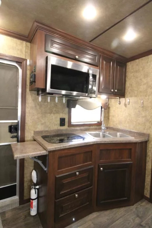 used Horse Trailers Exiss Trailers  for sale, in Woodland, WA Thumbnail 12
