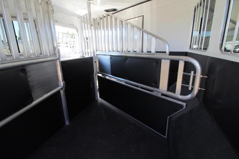 2023 Merhow Stampede 8310 10ft SW Living Quarters 3 Horse Aluminum