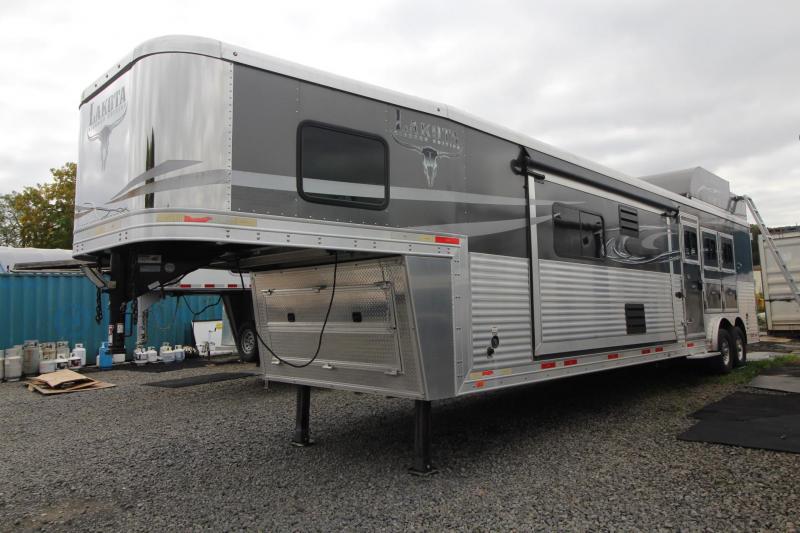 2018 Lakota Bighorn 8317 - 17FT SHORT WALL - SLIDE OUT - GENERATOR - 3 Horse Living Quarters Trailer 2018 Lakota Bighorn 8317 - 17FT SHORT WALL - SLIDE OUT - GENERATOR - 3 Horse Living Quarters Trailer