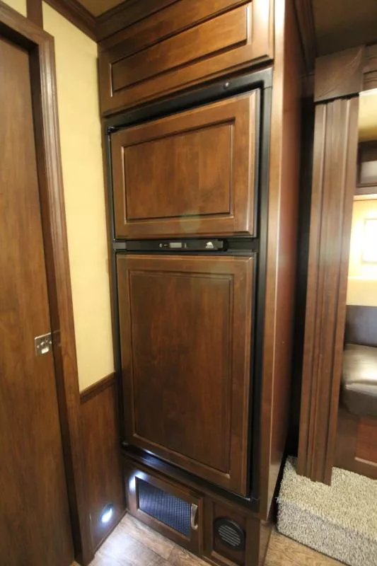 used Horse Trailers Featherlite  for sale, in Woodland, WA Thumbnail 11