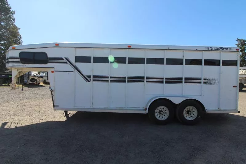 used Horse Trailers Trails West Manufacturing  for sale, in Woodland, WA Thumbnail 17
