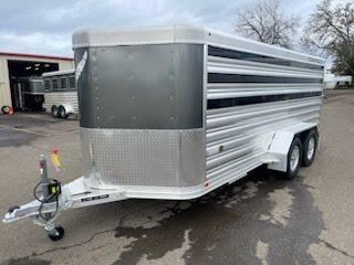 2023 Featherlite 16' Stock BP for Smaller Livestock! 2 Center Gates w/ Sliding Doors - Escape Door - 3 Air Gaps w/ Plexiglass! 2023 Featherlite 16' Stock BP for Smaller Livestock! 2 Center Gates w/ Sliding Doors - Escape Door - 3 Air Gaps w/ Plexiglass!