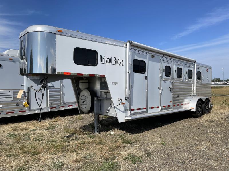 2022 Trails West Classic BP 3 Horse Trailer Near Me