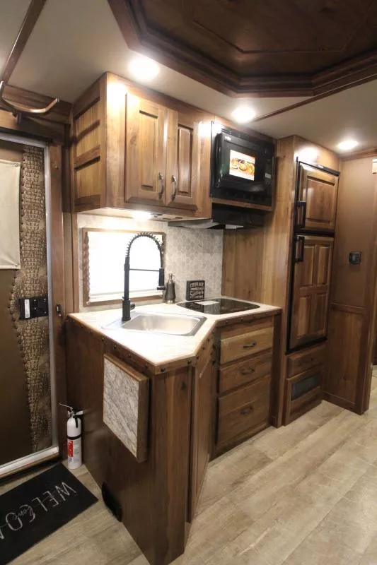 new Horse Trailers SMC Horse Trailers  for sale, in Woodland, WA Thumbnail 12