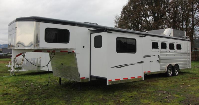 2021 Trails West SIERRA 15x19 Living Quarters - SLIDE OUT - SOLAR SYSTEM AND MORE 2021 Trails West SIERRA 15x19 Living Quarters - SLIDE OUT - SOLAR SYSTEM AND MORE