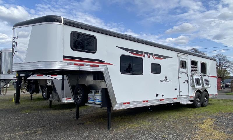 2022 Bison Silverado 8311B LQ 3 Horse Aluminum Trailer 2022 Bison Silverado 8311B LQ 3 Horse Aluminum Trailer