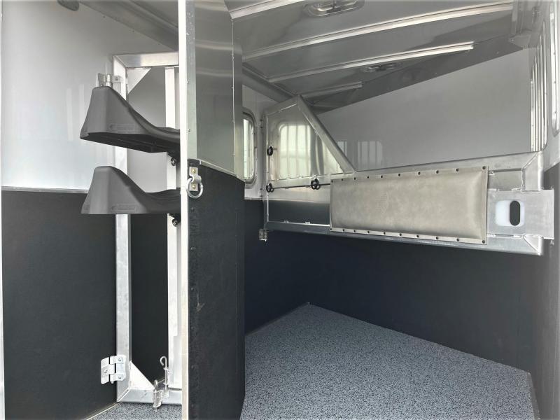 2022 Featherlite 7441 2H Horse Trailer Drop Down Windows & Bars
