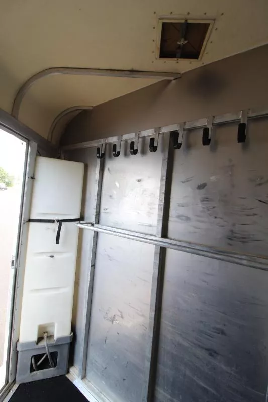used Horse Trailers Circle J Trailers  for sale, in Woodland, WA Thumbnail 5