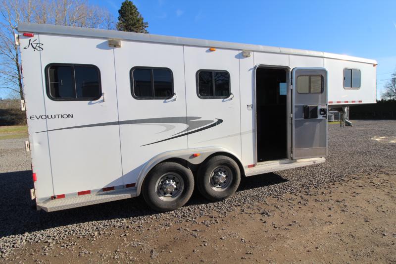 used Horse Trailers Kiefer Manufacturing for sale, in Woodland, WA image-0
