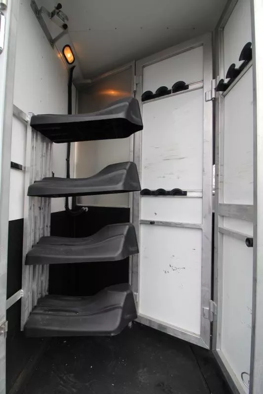 used Horse Trailers Sundowner Trailers  for sale, in Woodland, WA Thumbnail 38