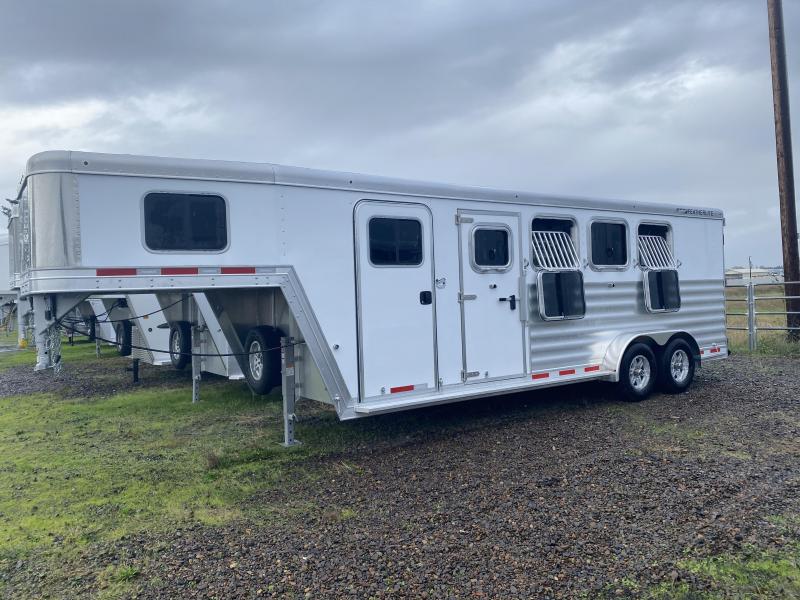 2022 Featherlite 7541 4 Horse Gooseneck - Manual Jack - Drop Down Windows & Bars - Aluminum Padded Dividers - Easy Care Floor - Foldable Rear Tack - 2022 Featherlite 7541 4 Horse Gooseneck - Manual Jack - Drop Down Windows & Bars - Aluminum Padded Dividers - Easy Care Floor - Foldable Rear Tack -