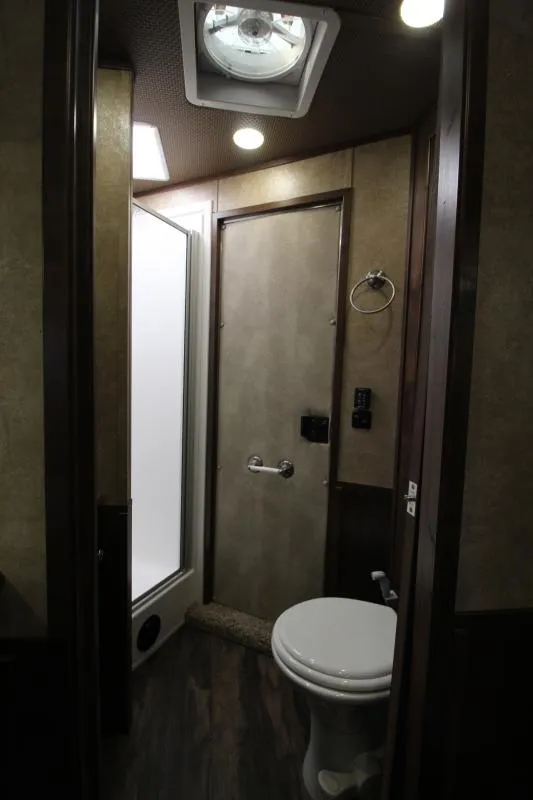 used Horse Trailers Merhow Trailers  for sale, in Woodland, WA Thumbnail 12