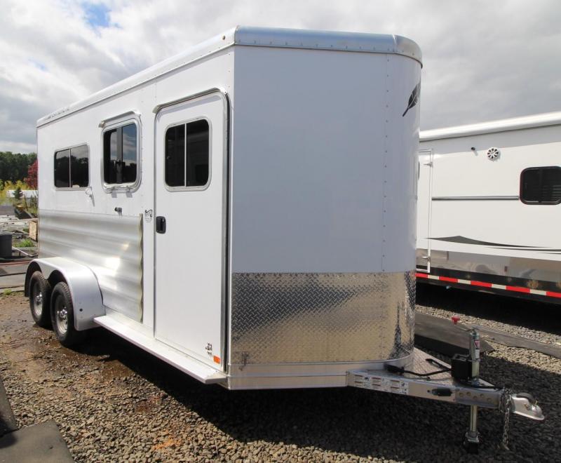 2015 Featherlite 9407 STRIGHT LOAD- DRESSING ROOM - MANGERS Horse Trailer 2015 Featherlite 9407 STRIGHT LOAD- DRESSING ROOM - MANGERS Horse Trailer