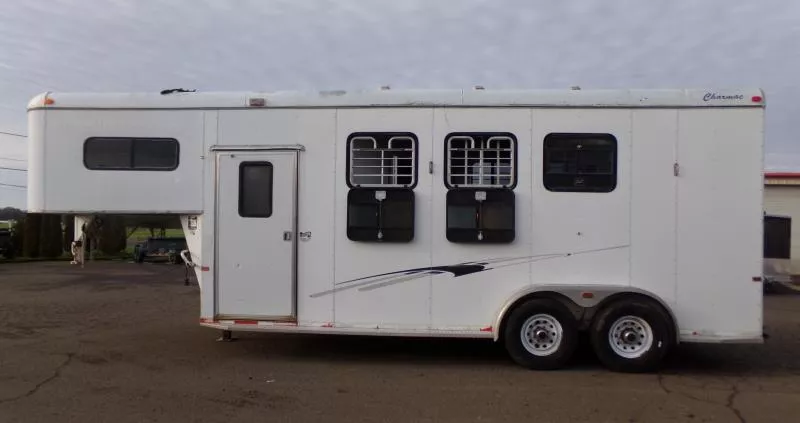 2001 Charmac Trailers 3H Gooseneck-Xtra Tall @ 8'6"-Padded Dividers-Pass Thru Door-Lined & Insulated Tack/Dressing Area