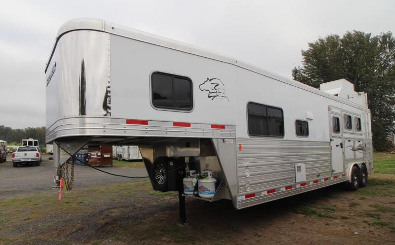 2019 SOONER PREMIER 8313 LIVING QUARTERS OUTBACK INTERIOR 3 HORSE TRAILER - PRICE REDUCED - GENERATOR HAYRACK AND MORE 2019 SOONER PREMIER 8313 LIVING QUARTERS OUTBACK INTERIOR 3 HORSE TRAILER - PRICE REDUCED - GENERATOR HAYRACK AND MORE