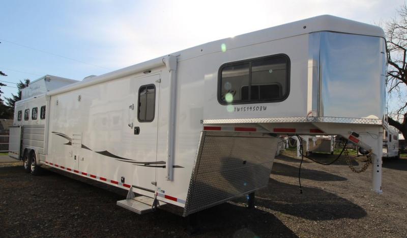 2021 Trails West SIERRA LQ 4 HORSE TRAILER 15x19 SLIDE OUT - SIDE LOAD RT 2021 Trails West SIERRA LQ 4 HORSE TRAILER 15x19 SLIDE OUT - SIDE LOAD RT