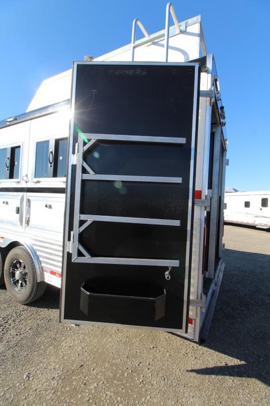 2023 Bison Silverado 8413 with Slide out & Sofa 4 Horse