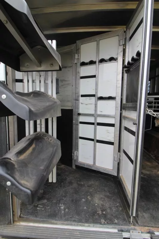 used Horse Trailers Sundowner Trailers  for sale, in Woodland, WA Thumbnail 22