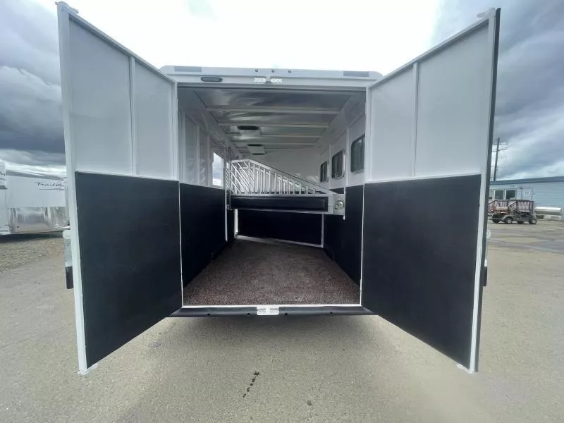 used Horse Trailers Trails West Manufacturing  for sale, in Woodland, WA Thumbnail 17