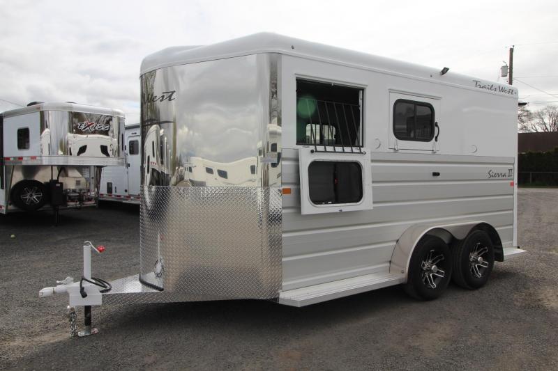 2019 Trails West Sierra II Warmblood - 7'6 Tall - Convenience Package - Rubber Mats in Tack - Drop Down Feed Doors 2019 Trails West Sierra II Warmblood - 7'6 Tall - Convenience Package - Rubber Mats in Tack - Drop Down Feed Doors