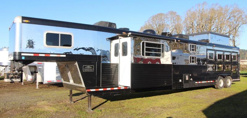 2006 C and C TL 4 HORSE TRAILER 17'6" SW BLACK & STAINLESS STEEL - SLANT & REVERSE LOAD 2006 C and C TL 4 HORSE TRAILER 17'6" SW BLACK & STAINLESS STEEL - SLANT & REVERSE LOAD