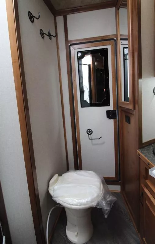 used Horse Trailers Trails West Manufacturing  for sale, in Woodland, WA Thumbnail 9