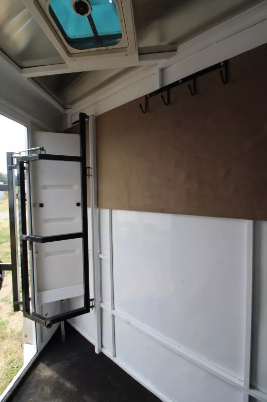 used Horse Trailers Trails West Manufacturing  for sale, in Woodland, WA Thumbnail 5