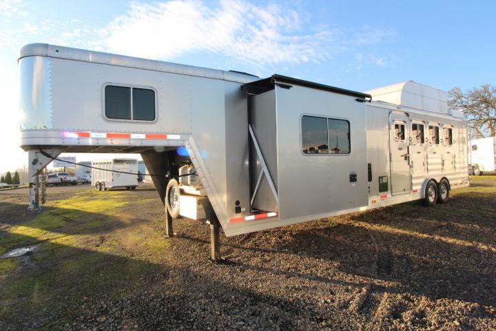 2016 Featherlite 15' SW 4 Horse Trailer-Hay Pod-Rear Ramp-Tons of Storage-Hardwood Interior-Slide Out-Sofa-Gen Prepped 2016 Featherlite 15' SW 4 Horse Trailer-Hay Pod-Rear Ramp-Tons of Storage-Hardwood Interior-Slide Out-Sofa-Gen Prepped