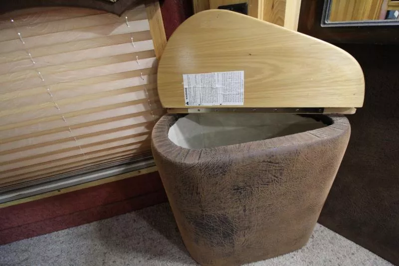 used Horse Trailers Sundowner Trailers  for sale, in Woodland, WA Thumbnail 18