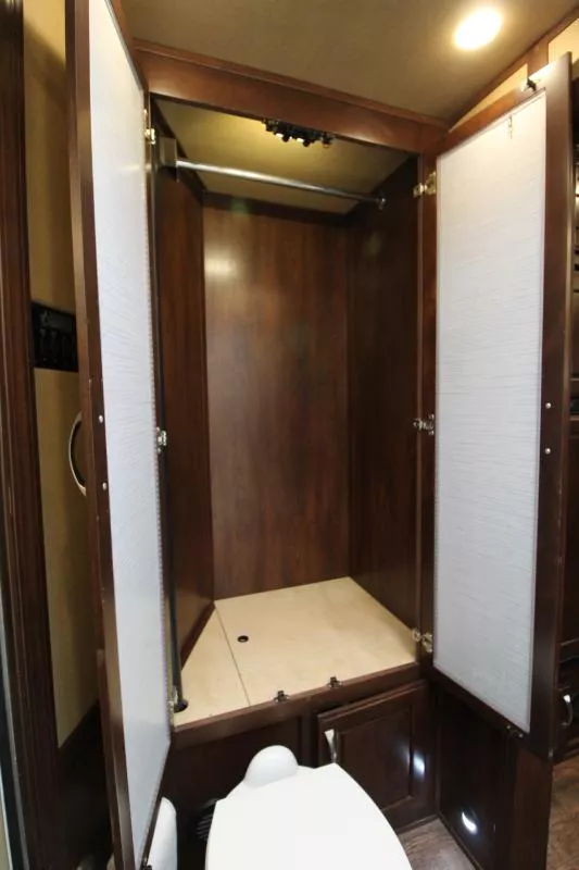 used Horse Trailers Featherlite  for sale, in Woodland, WA Thumbnail 17