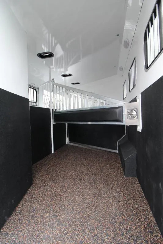 used Horse Trailers Trails West Manufacturing  for sale, in Woodland, WA Thumbnail 22