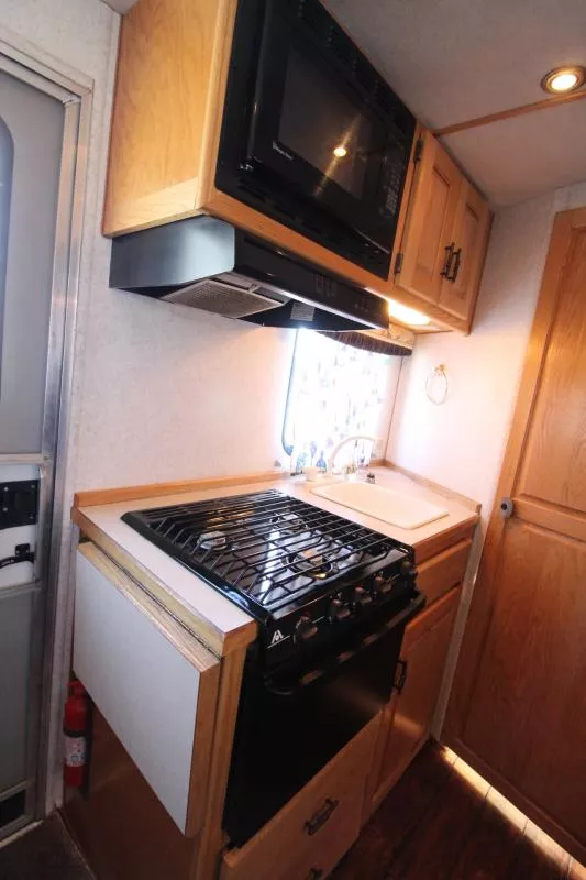 used Horse Trailers SilverLite Trailers  for sale, in Woodland, WA Thumbnail 11