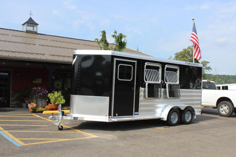 2021 Featherlite 2 Horse Slant Load Horse Trailer 2021 Featherlite 2 Horse Slant Load Horse Trailer
