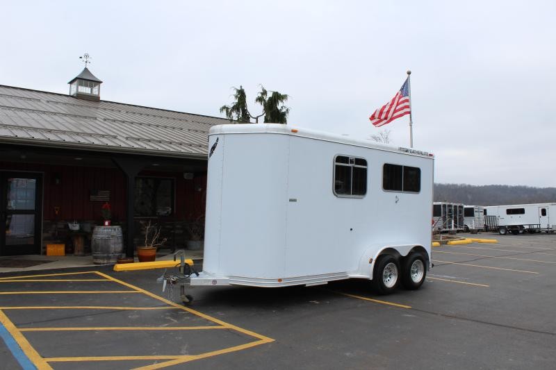 2003 Featherlite 2 Horse Straight Load Horse Trailer 2003 Featherlite 2 Horse Straight Load Horse Trailer
