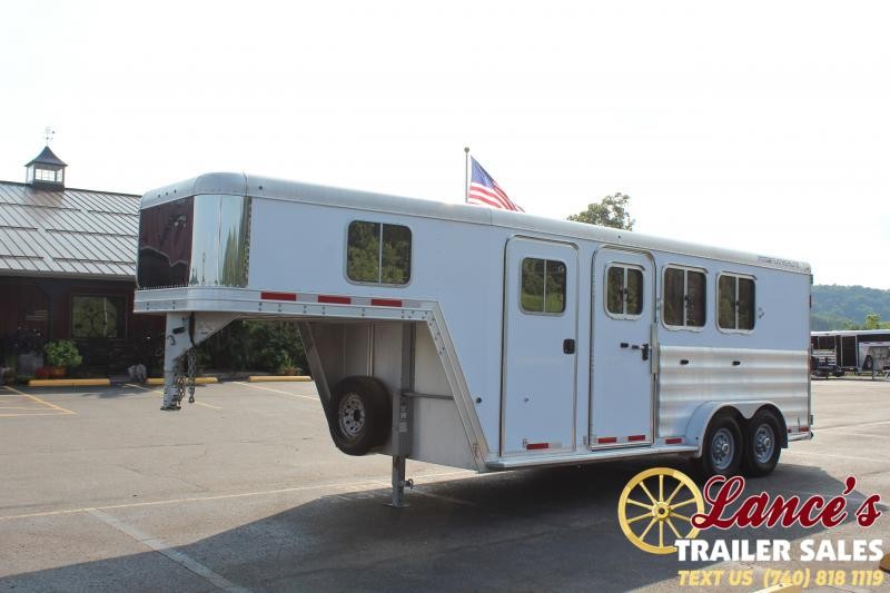 2013 Featherlite 3 Horse Slant Load Horse Trailer 2013 Featherlite 3 Horse Slant Load Horse Trailer