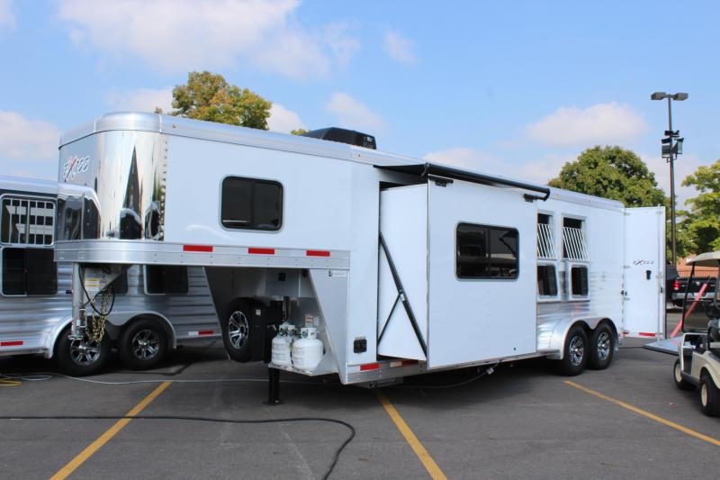 2021 Exiss 2 Horse Slant Load Glide LQ Horse Trailer 2021 Exiss 2 Horse Slant Load Glide LQ Horse Trailer
