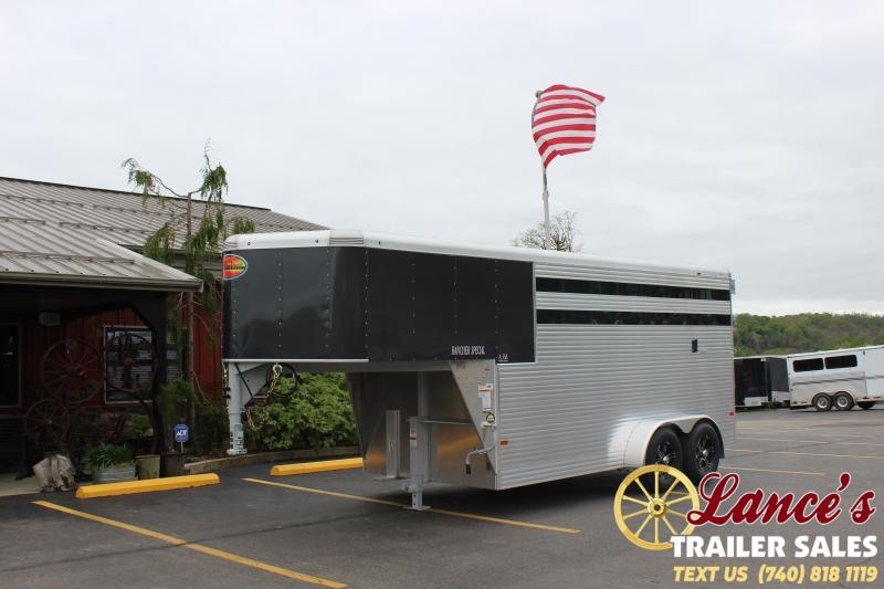 2020 Sundowner Trailers 3 Horse Slant Load Horse Trailer 2020 Sundowner Trailers 3 Horse Slant Load Horse Trailer