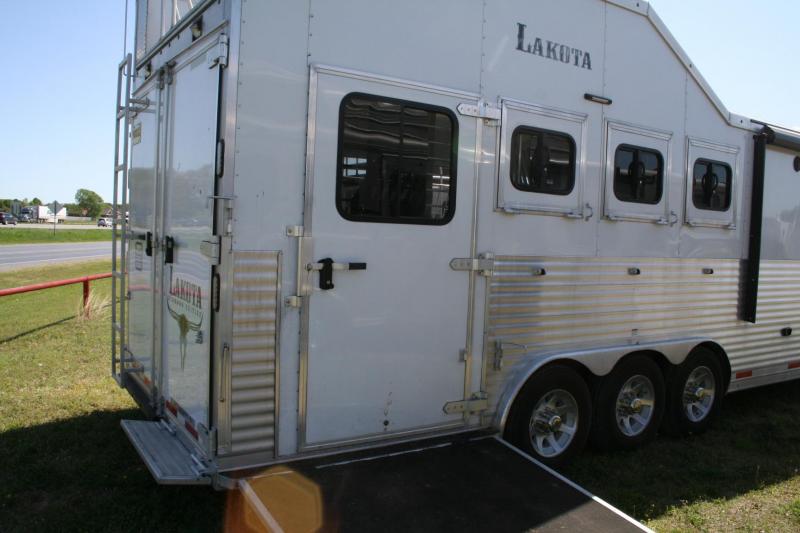 2018 Lakota Bighorn 4 horse Horse Trailer Rydbeck Trailer Sales