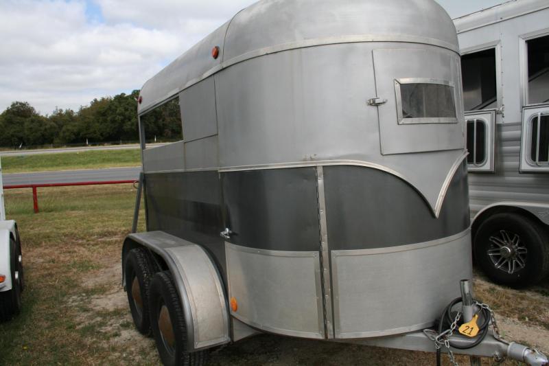 1977 WW Trailer 2 horse straight load Horse Trailer Near Me