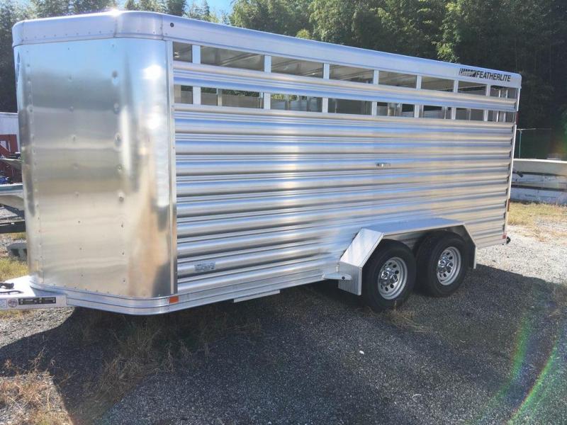 Featherlite 8107-6716 Livestock Trailer Featherlite 8107-6716 Livestock Trailer